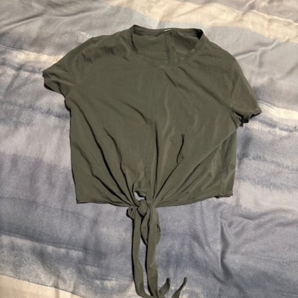 Lululemon Tops - Lululemon Cropped T shirt size 6